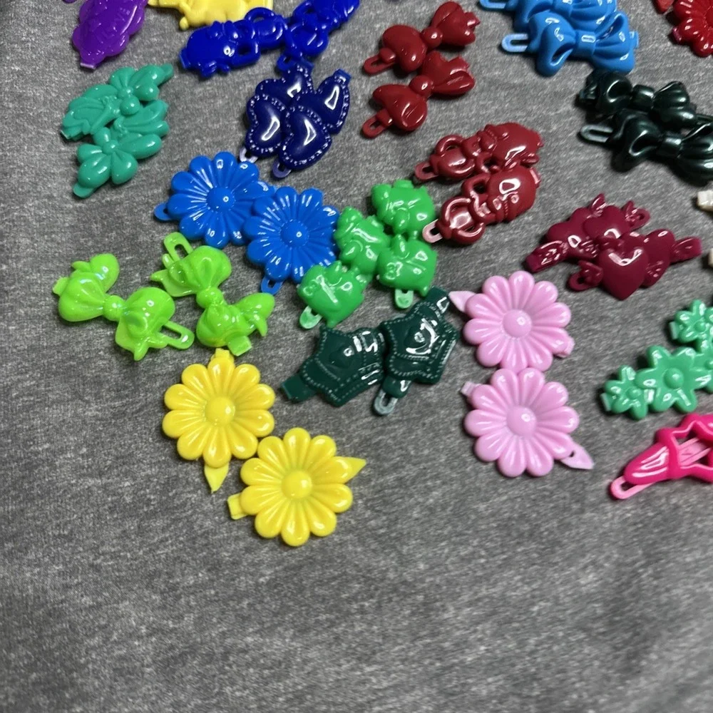 Lot Vintage Plastic Barrettes Hair Clips Hearts Flowers Bows Stars Animals
